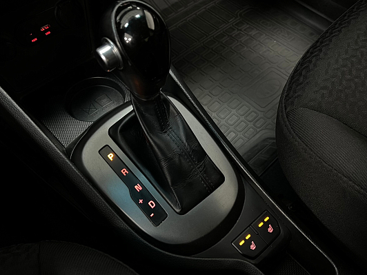 Kia Rio, 2015 года, пробег 190000 км