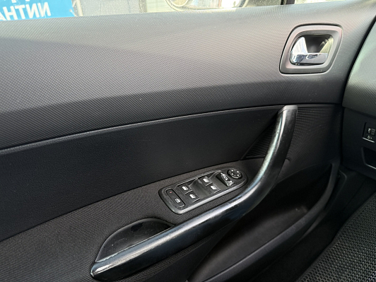 Peugeot 408, 2013 года, пробег 216000 км