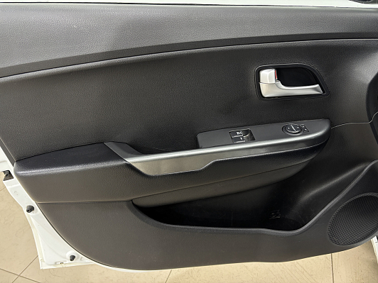 Kia Rio Luxe, 2017 года, пробег 134630 км