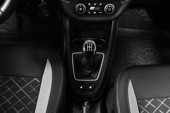 Lada (ВАЗ) Vesta Luxe Multimedia, 2021 года, пробег 183000 км