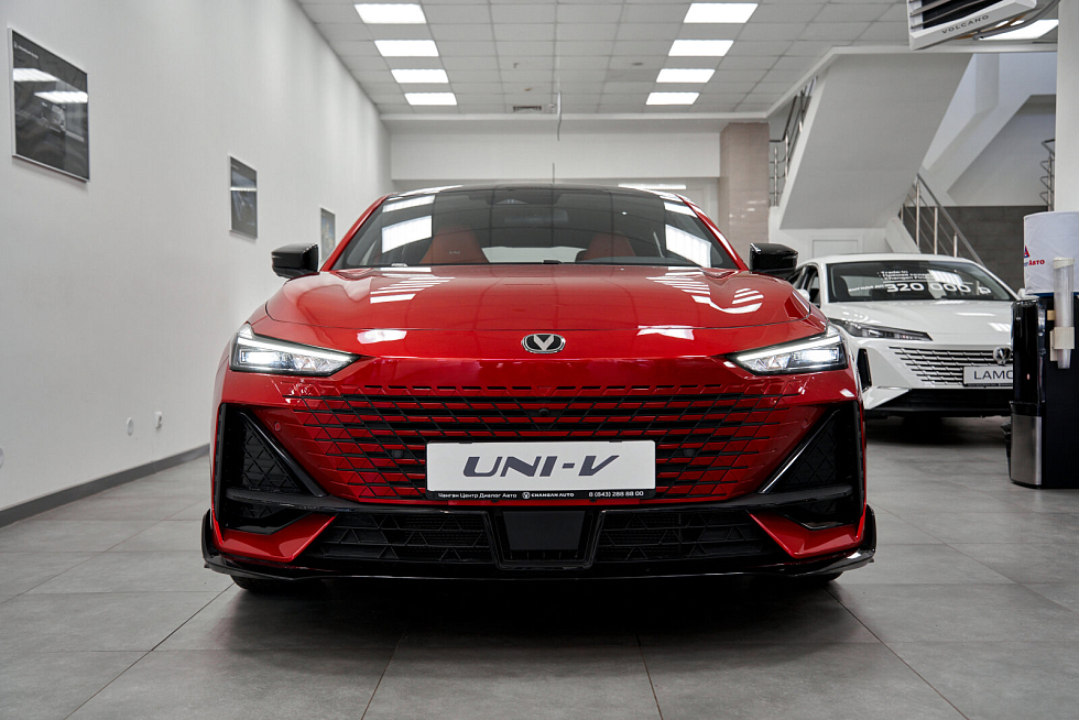 Changan UNI-V LX, красный