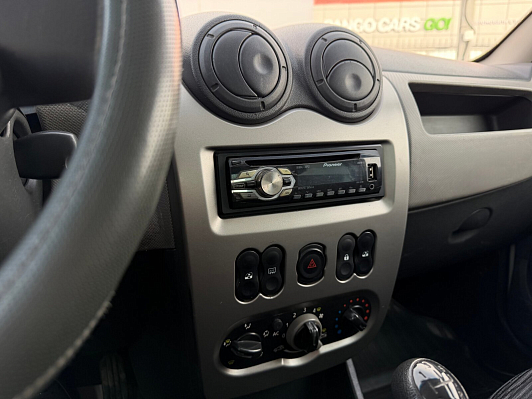 Renault Sandero Expression, 2013 года, пробег 226800 км