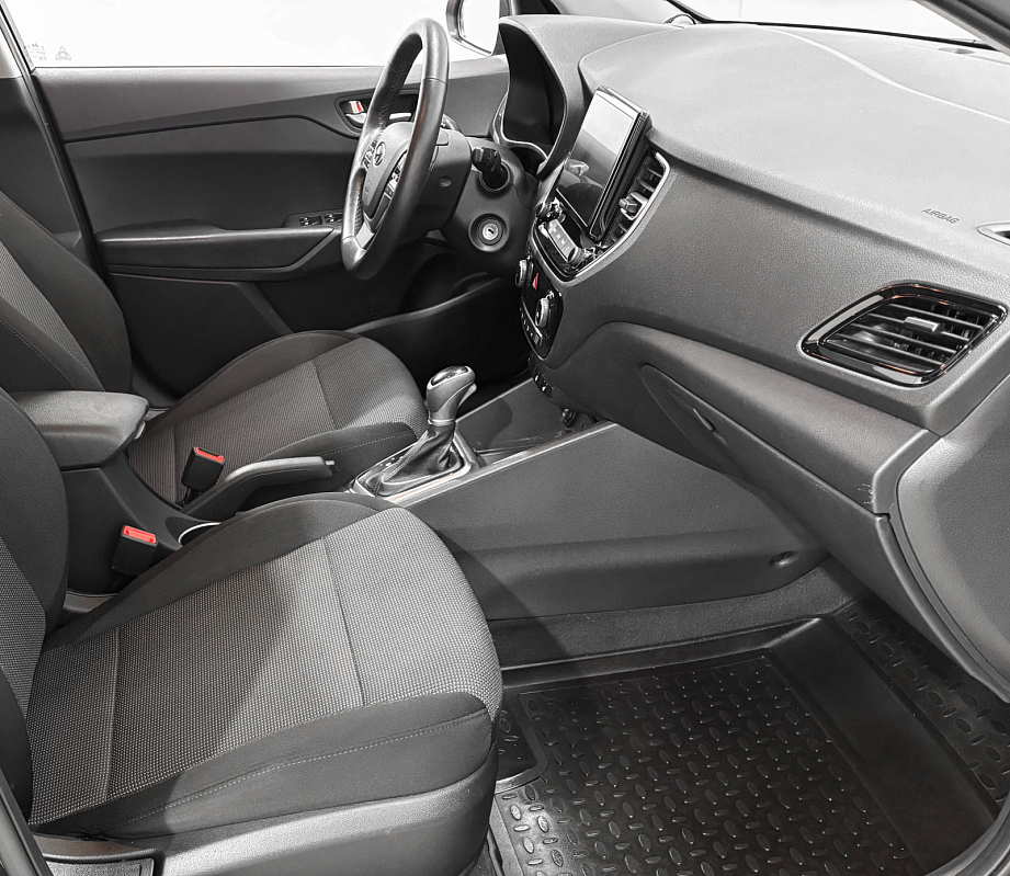 Hyundai Solaris Elegance, красный