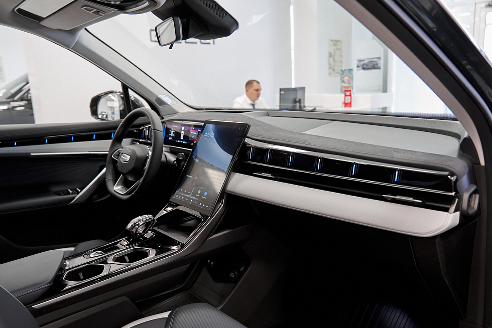 Geely Atlas Flagship, зеленый