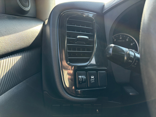 Mitsubishi Outlander Instyle, 2012 года, пробег 206000 км