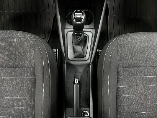 Skoda Rapid Style, 2021 года, пробег 107800 км
