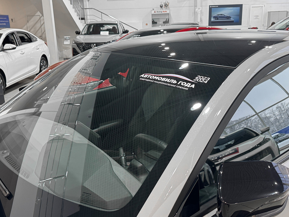 Changan UNI-V DLX, серебряный