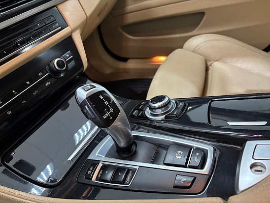 BMW 5 серии, 2015 года, пробег 155547 км