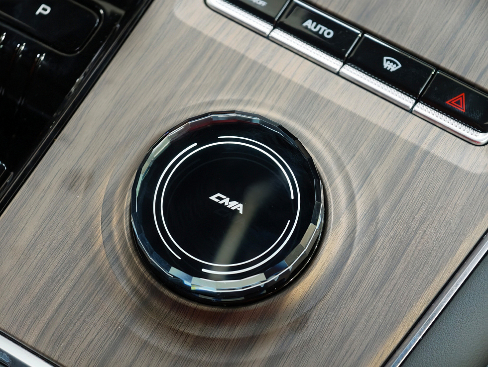 Geely Monjaro Флагман, зеленый