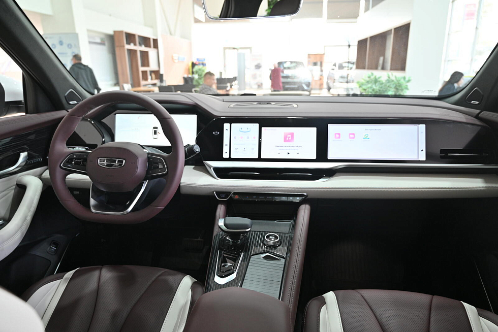 Geely Monjaro Flagship (2023-2025), белый