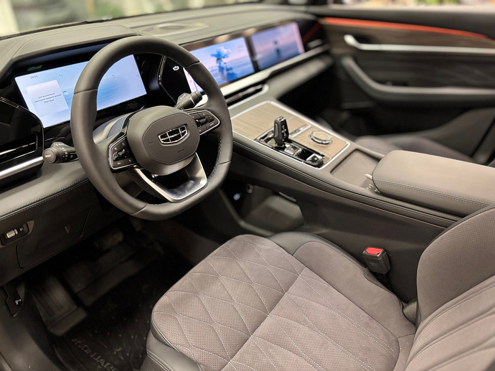 Geely Monjaro Flagship SE, зеленый