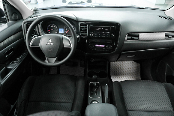 Mitsubishi Outlander Instyle, 2012 года, пробег 210070 км