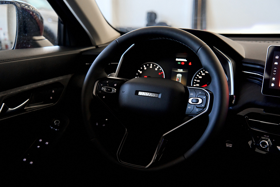 Haval Jolion Оптимум, красный