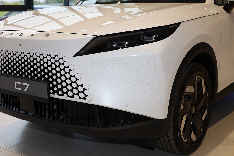 Omoda C7 Актив, белый