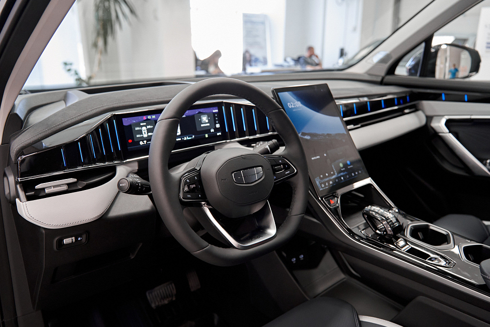 Geely Atlas Flagship, зеленый