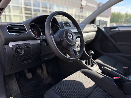 Volkswagen Golf, 2012 года, пробег 126258 км