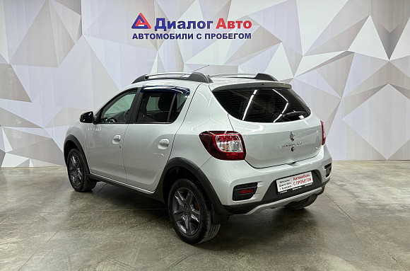 Renault Sandero Stepway Drive, 2020 года, пробег 90921 км