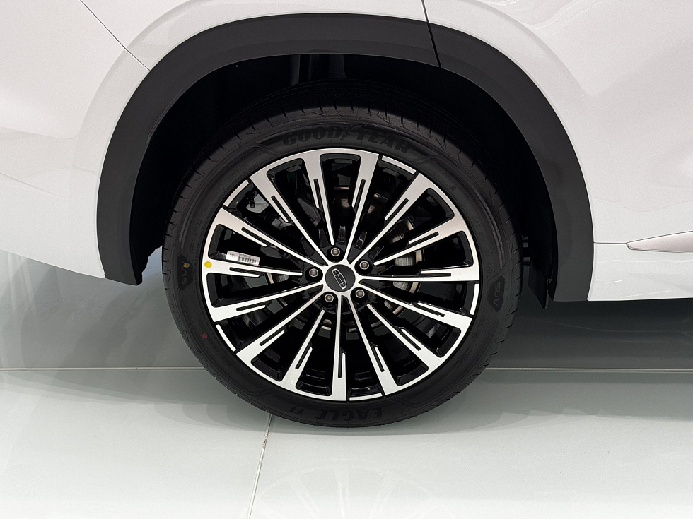 Geely Monjaro Flagship, белый