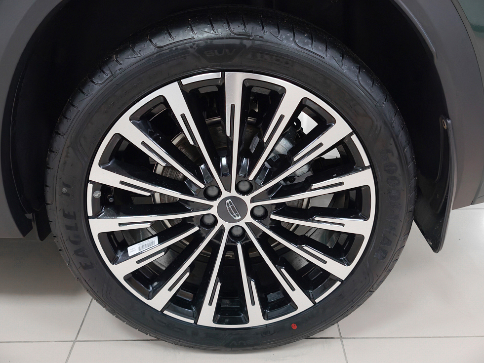 Geely Monjaro Флагман, зеленый