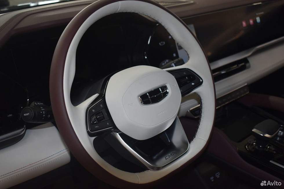 Geely Monjaro Flagship (2023-2025), серый