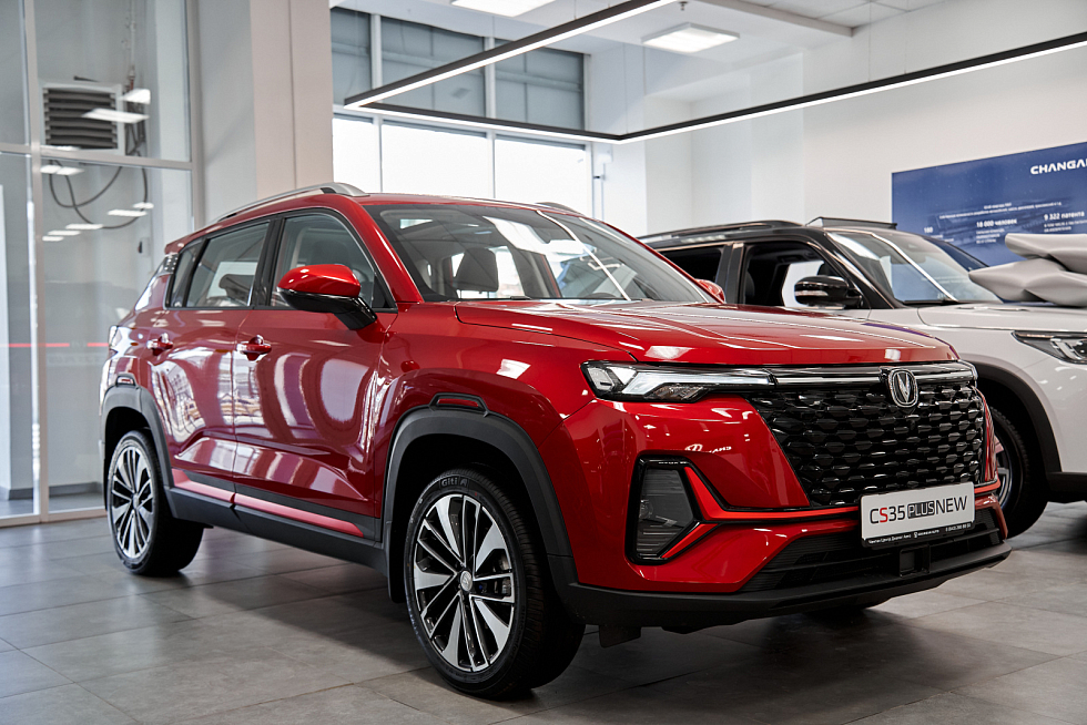 Changan CS35 Plus Advance, красный