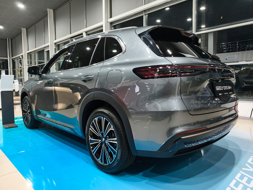 Geely EX5 EM-i Макс, серый