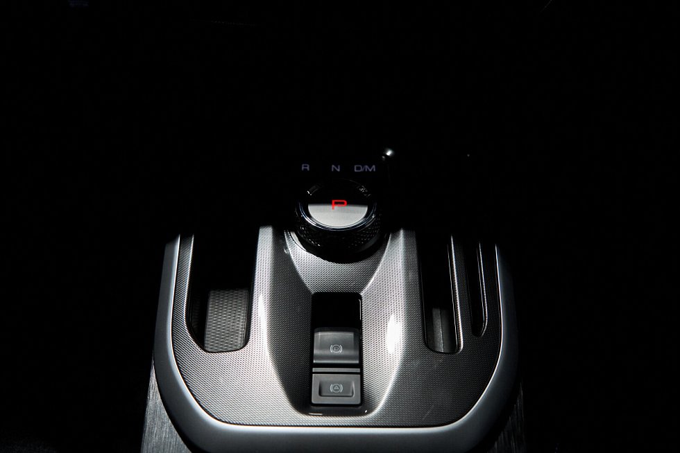 Haval Jolion Комфорт, красный