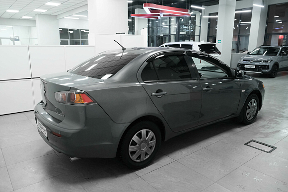 Mitsubishi Lancer, 2010 года, пробег 175246 км