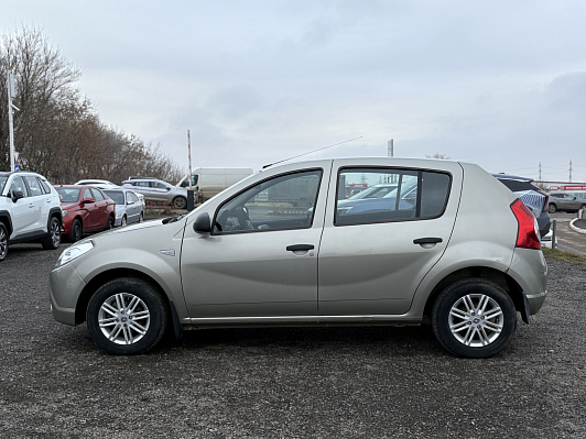 Renault Sandero Специальная серия, 2014 года, пробег 214000 км