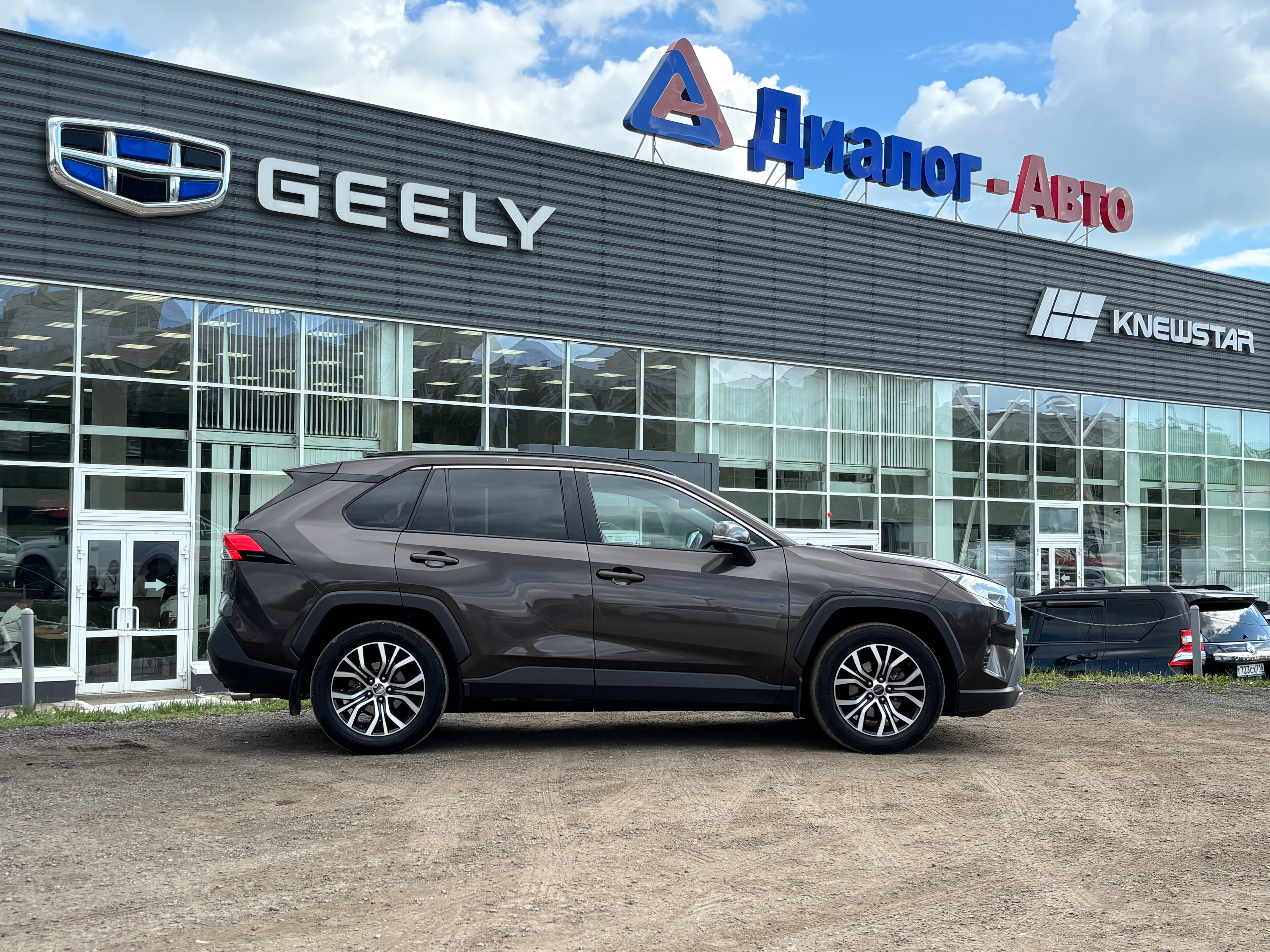 Toyota RAV4 Престиж, 2020 года, пробег 164974 км