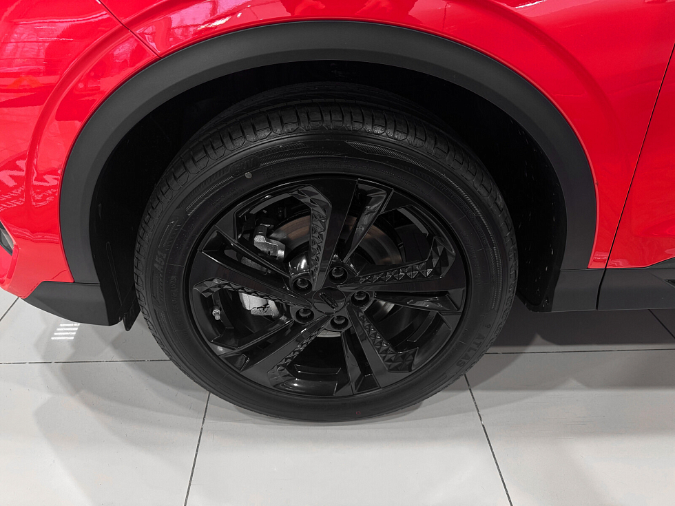 Geely Coolray Exclusive, красный