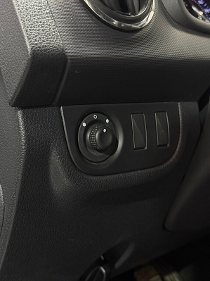 Renault Logan Stepway Life, 2021 года, пробег 98000 км