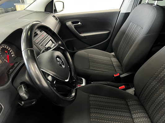 Volkswagen Polo Comfortline, 2017 года, пробег 123000 км