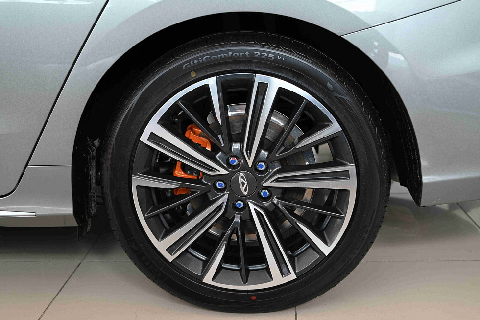 Chery Arrizo 8 Ultra Black, серебряный