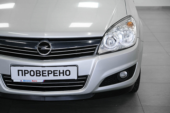 Opel Astra Cosmo, 2013 года, пробег 127000 км
