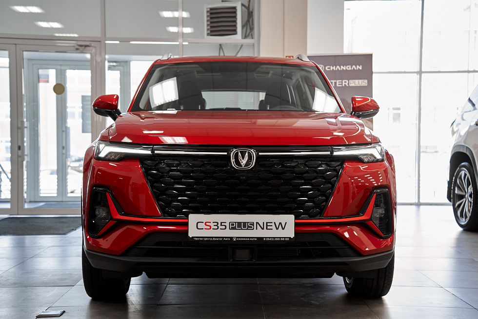 Changan CS35 Plus Комфорт, красный